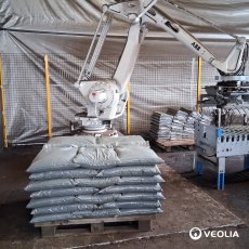 Pro-Grow Organic Fine Grade Lawn Top Dressing - Half Pallet - 23 x 20KG bags (Approx 460kg)